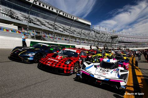 daytona 24 hour start time.